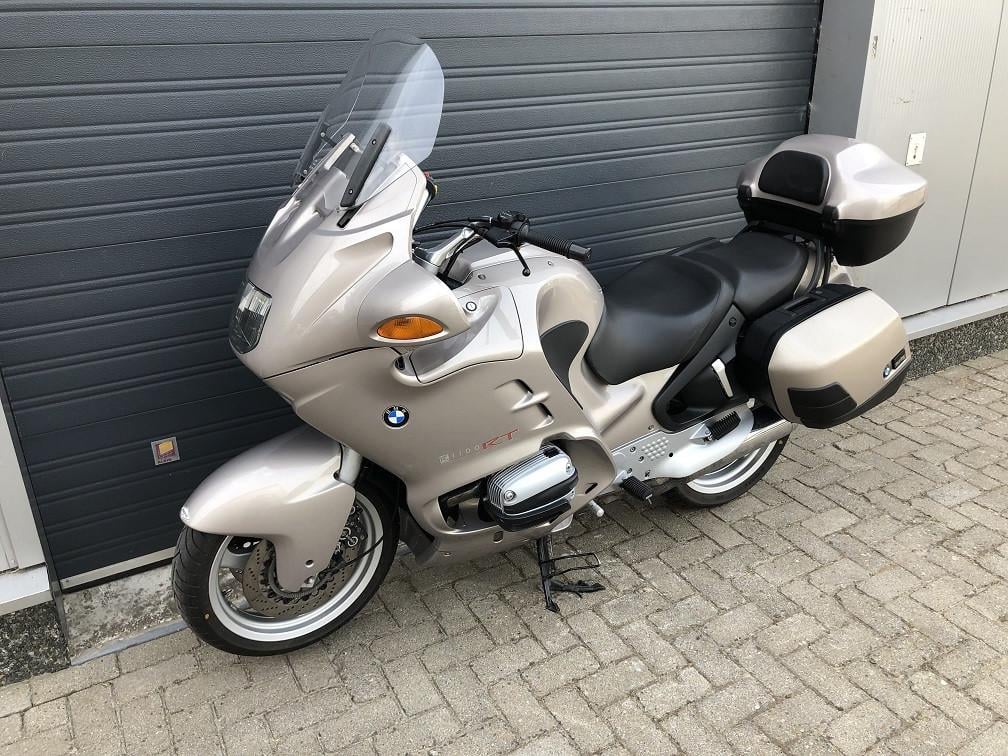 In nieuwstaat zijnde BMW R1100RT uit 2001 met slechts 59dkm, €1995,-