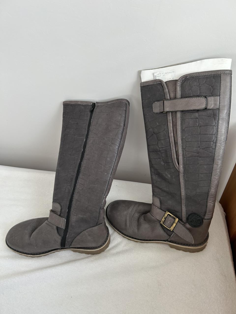 Z.g.a.n. Mooie lederen grijze laarzen