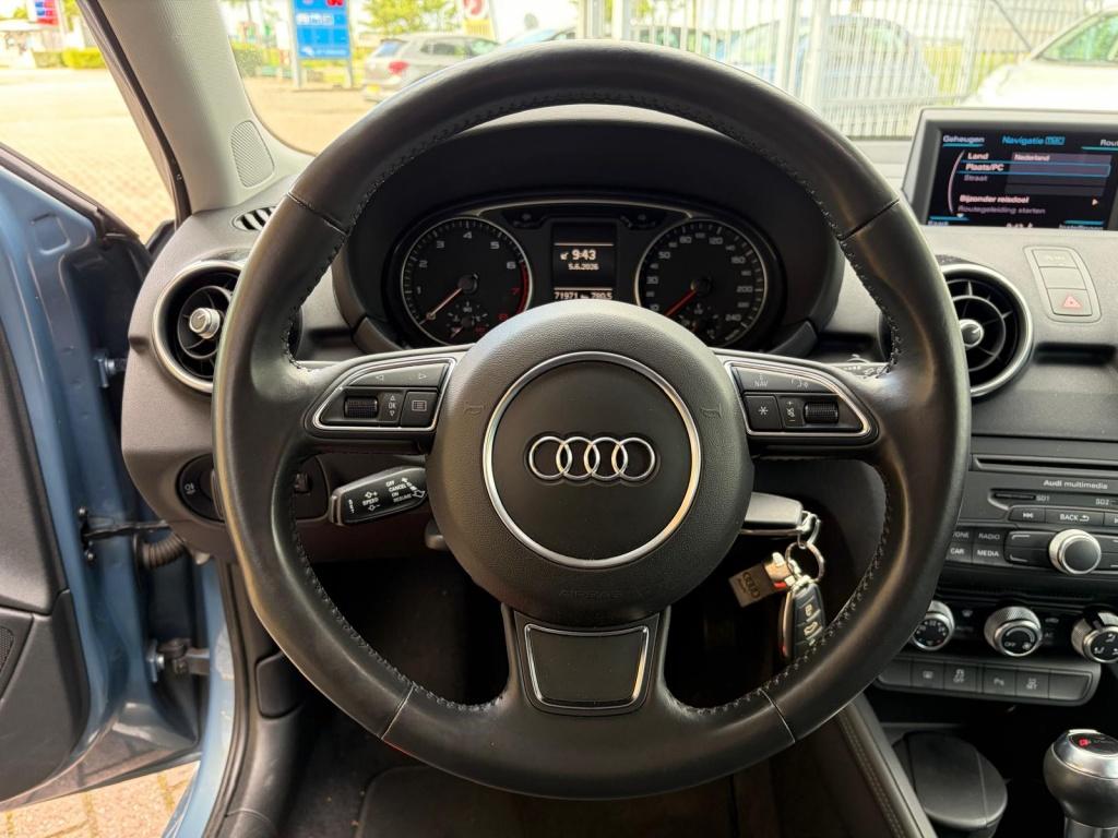 Audi A1 Sportback 1.4 tfsi connect | s-line | automaat
