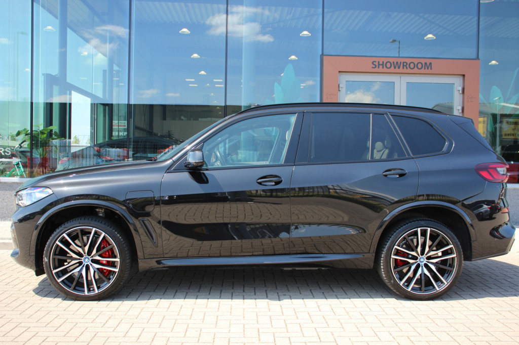 BMW X5 xdrive45e high executive m-sport | pano | luchtvering | 360 camera |