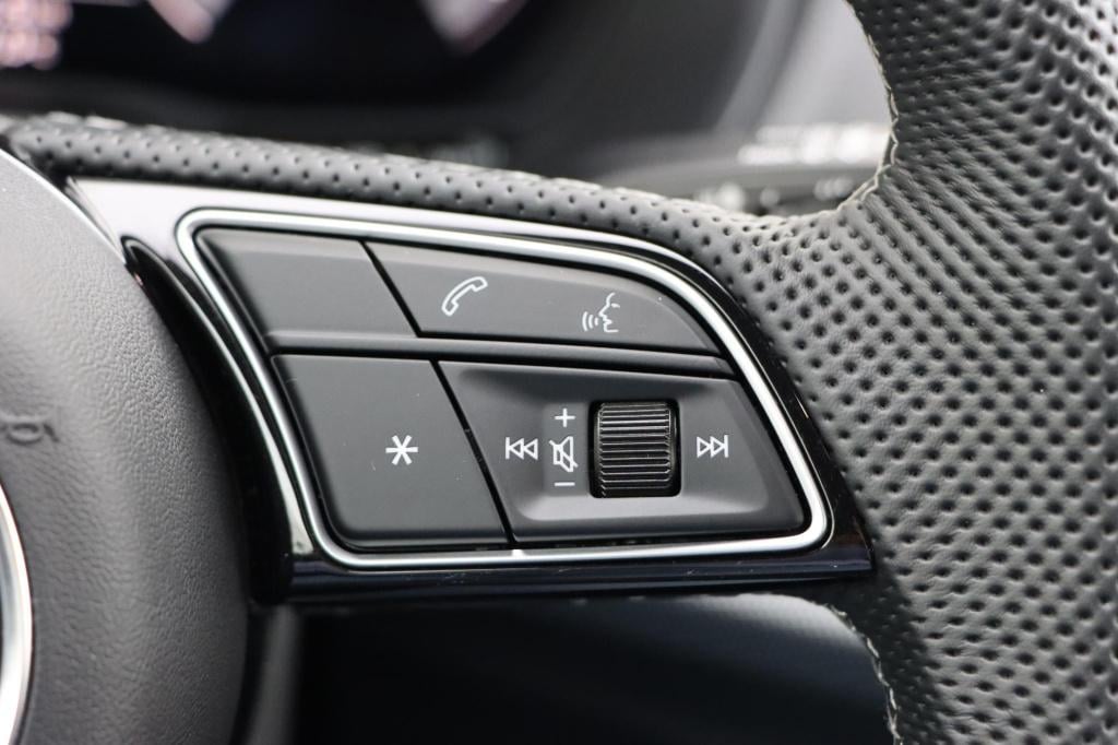 Audi Q2 35 tfsi s edition 150pk s tronic s-line | stoelverwarming | camera 