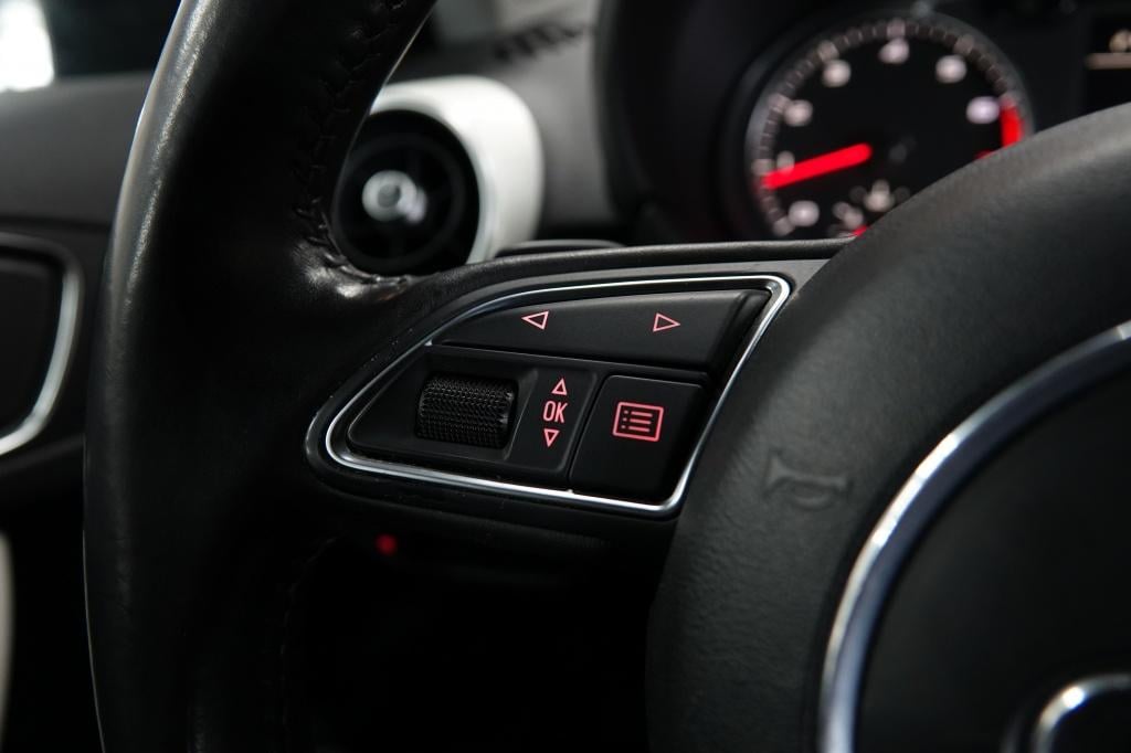 Audi A1 1.4 tfsi | stoelverw. | automaat | 18" | pdc |