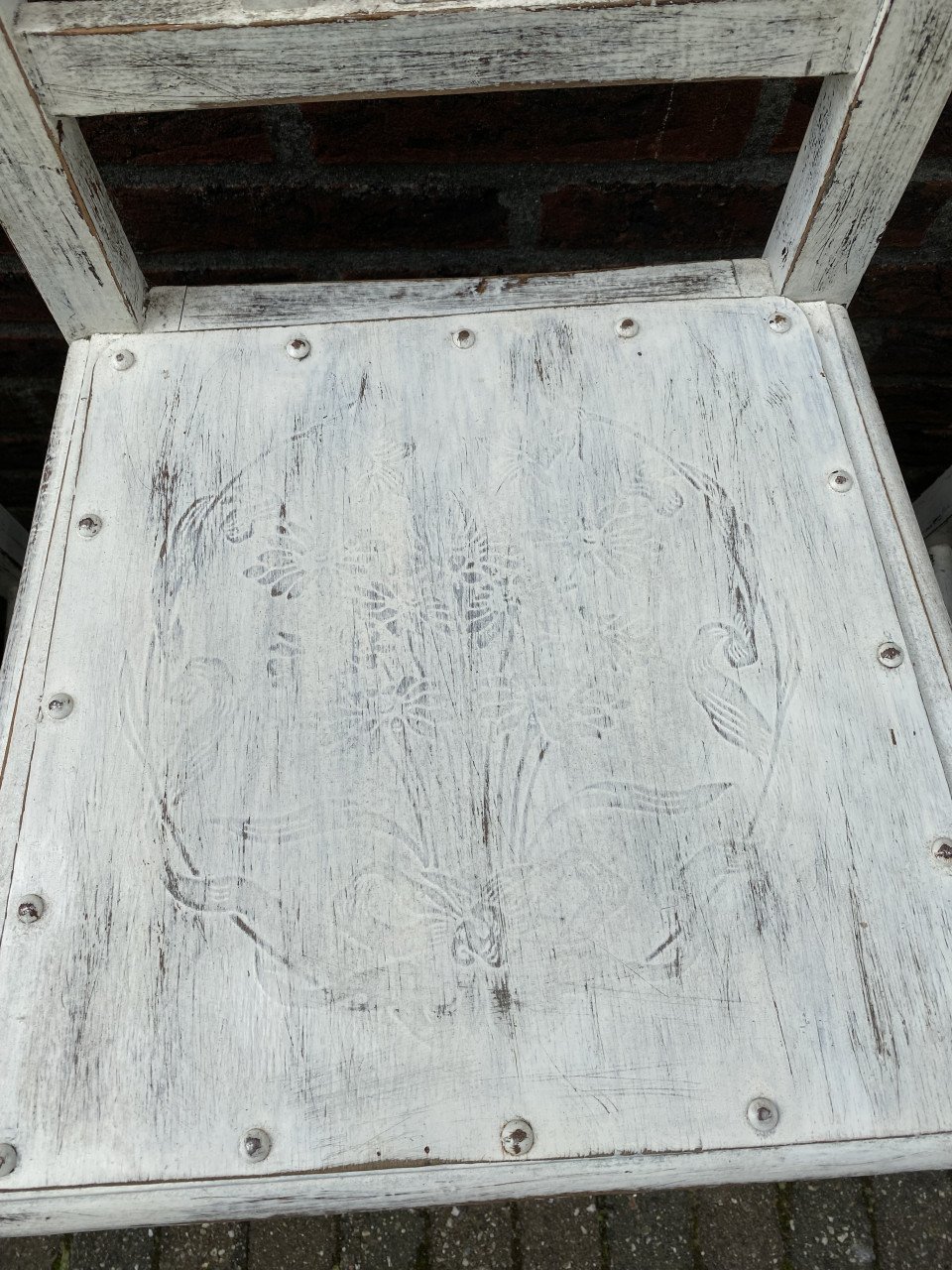 6 leuke witte houten stoeltjes
