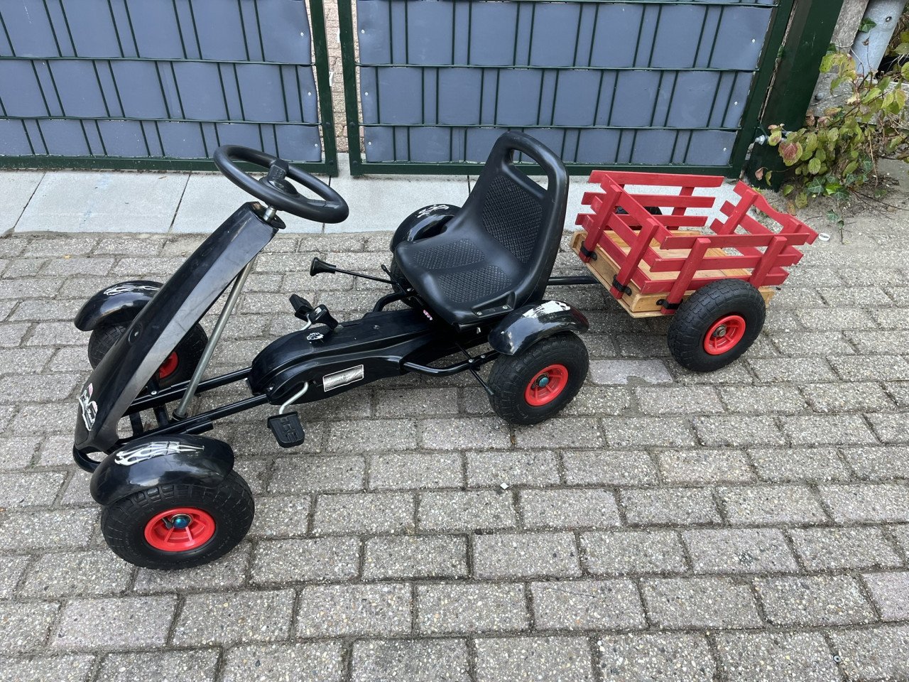 Skelter met aanhangwagen