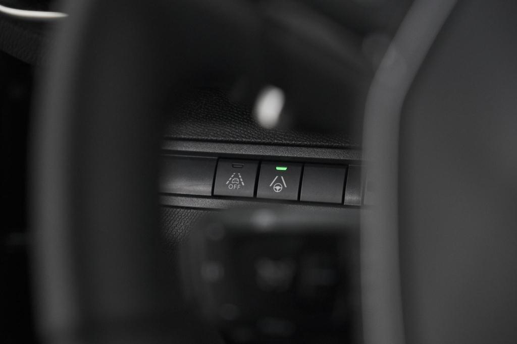 Peugeot 5008 hybrid 136 e-dcs6 gt | camera | dodehoekdetectie | navigatie |