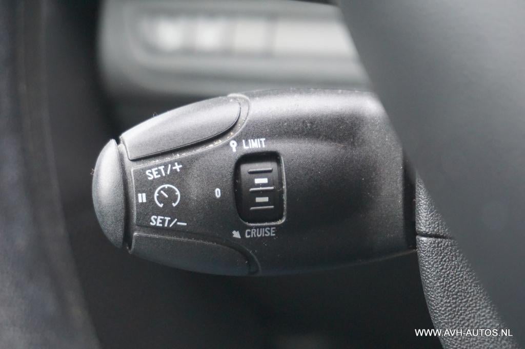 Peugeot 208 1.2 puretech blue lion