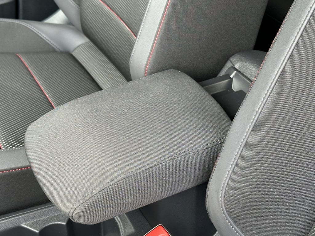 Volkswagen T-roc 1.5 tsi 150pk sport | trekhaak | carplay | led | dode hoek