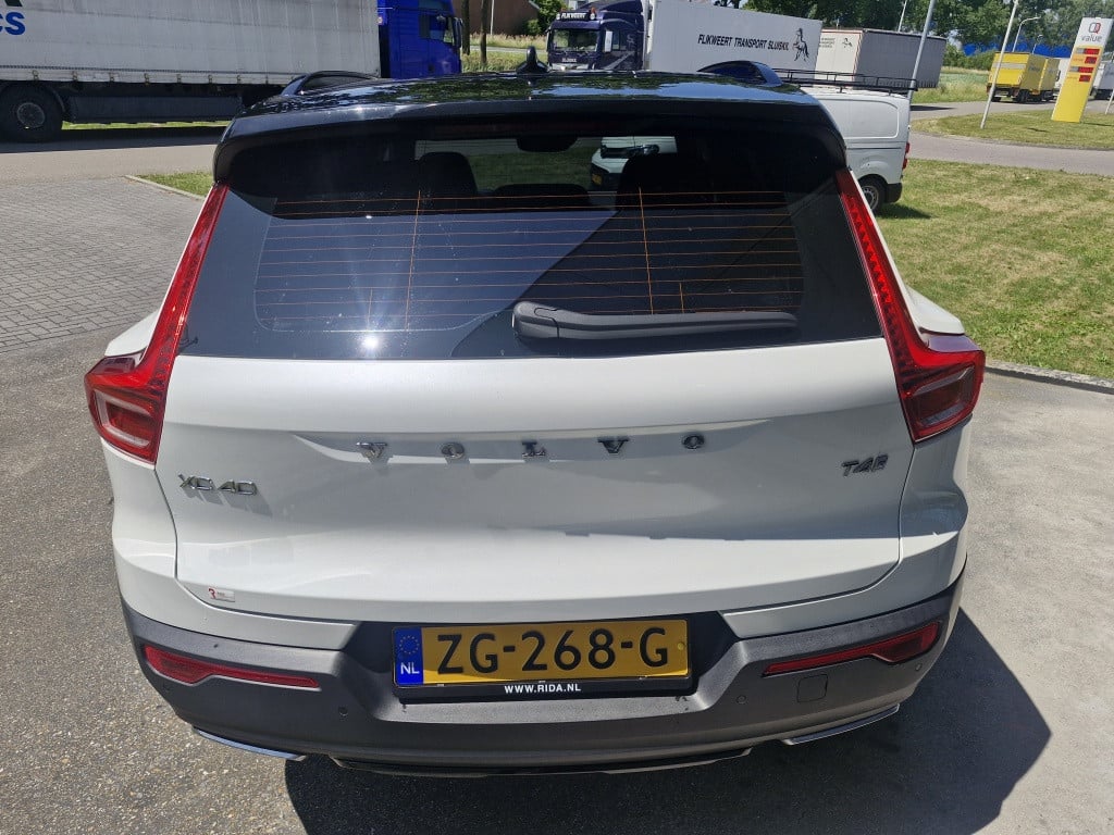 Volvo XC40 2.0 t4 r-design