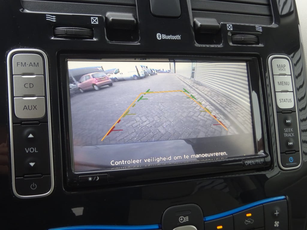 Nissan Leaf base 24 kwh climate / cruise / navi / camera / nap