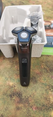 Philips 7000 series scheerapparaat - nieuw in doos -zeer lage prijs