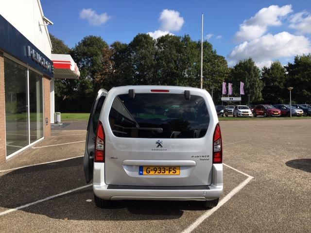 Peugeot Partner tepee 1.2 110pk active | trekhaak | apple carplay | airco |