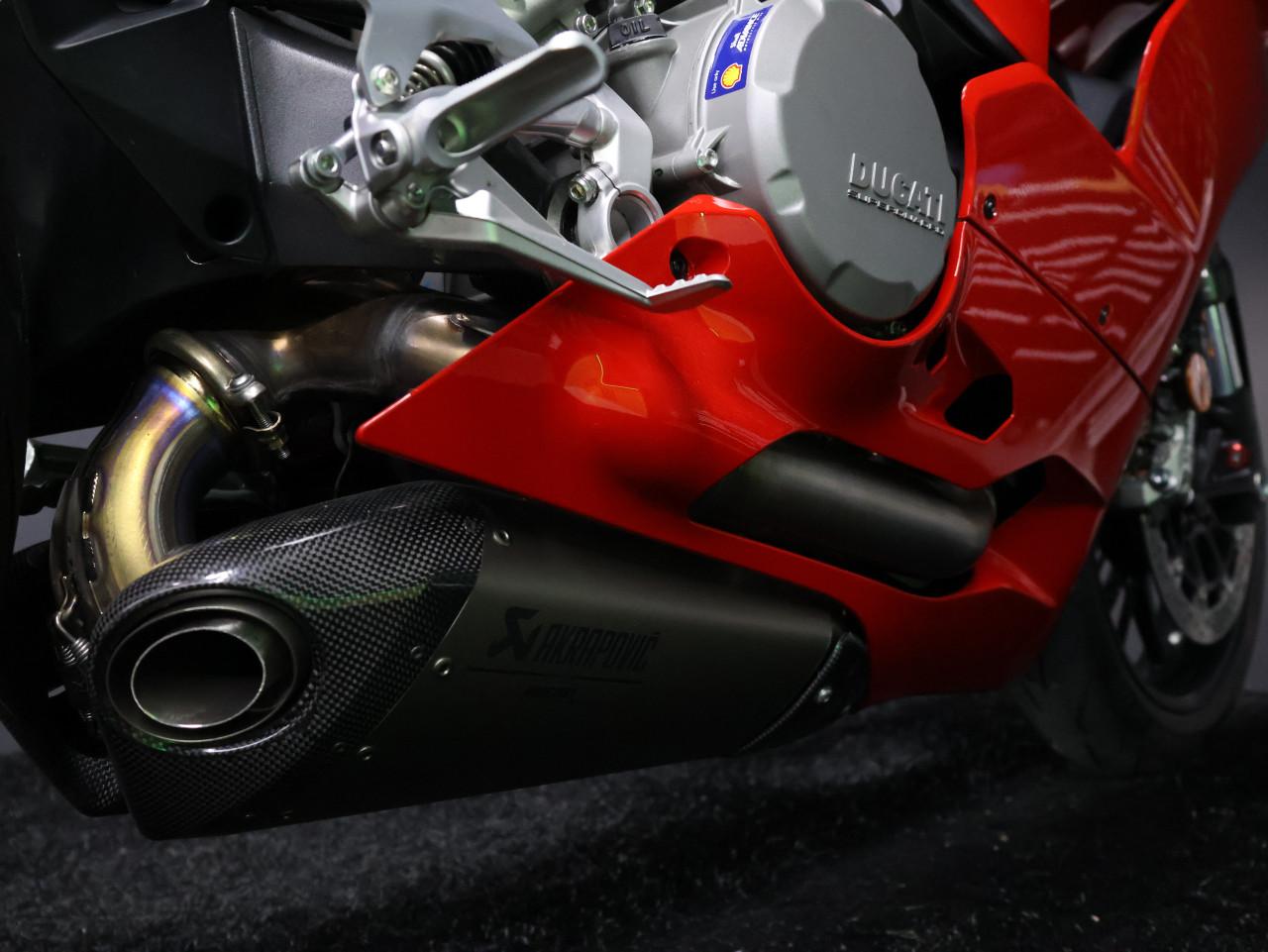 PANIGALE V2 Akrapovic | BTW Motor