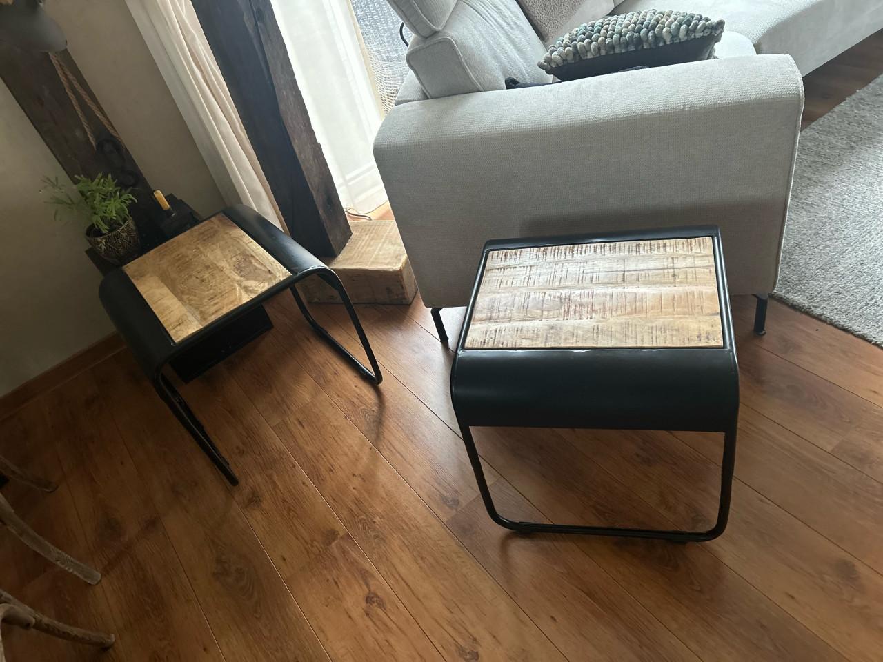 Industriële bijzettafels mangohout & metaal set van 2 (50×50×50 cm)z.g.a.n.