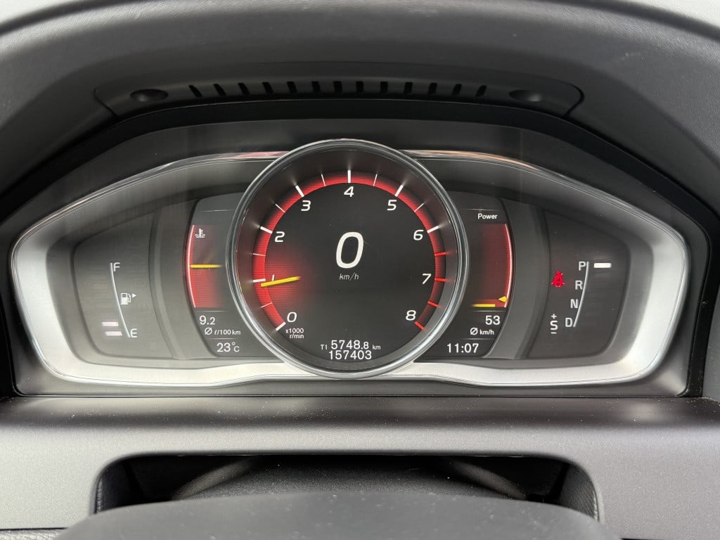 Volvo XC60 t5 245pk aut6 polar+ luxury| panodak| trekhaak| standkachel| ca