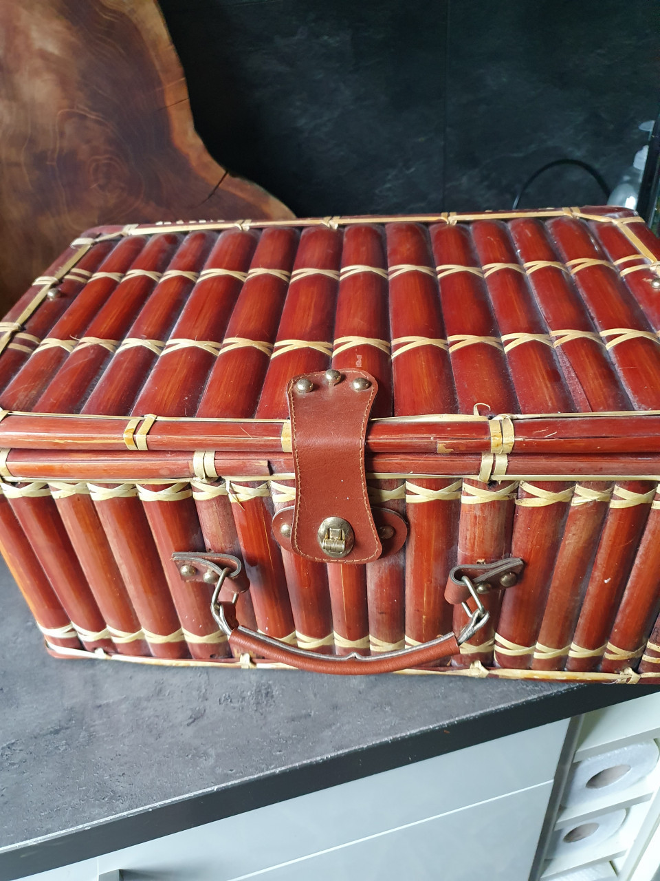 Mooie zgan vintage picknickmand voor 4 personen van bamboe..