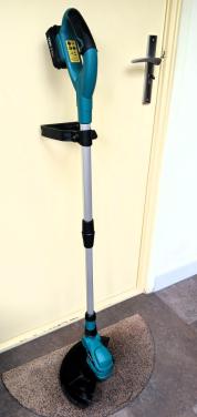 Vonroc draadloze kantenmaaier incl accu en snellader KOOPJE