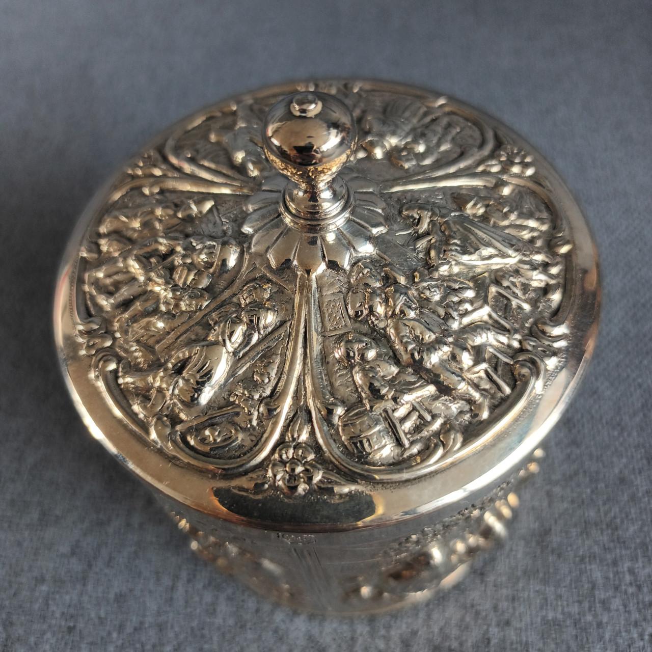 Verzilverd theebusje Douwe Egberts ca. 1960 H. Hooijkaas