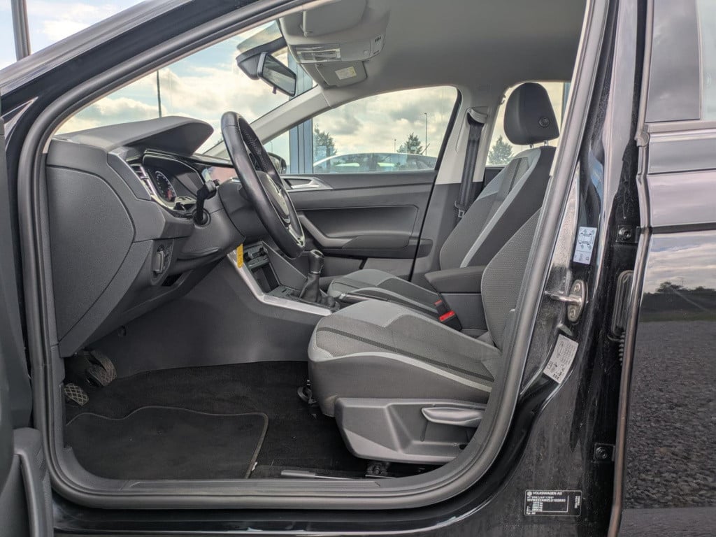 Volkswagen Polo 1.0 tsi highline | adaptieve cruise control | carplay | nav