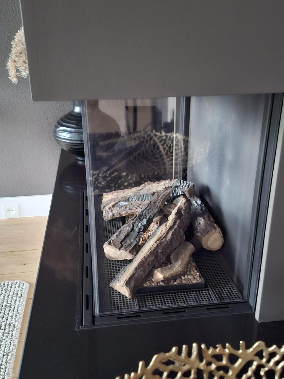 Mooie Helex I-Frame haard + maatwerk tv-/haardmeubel