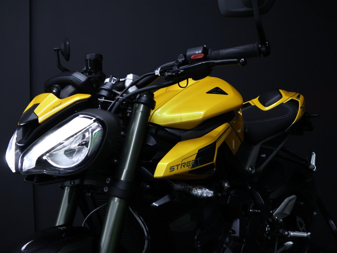 STREET TRIPLE 765 RS | Cosmic Yellow