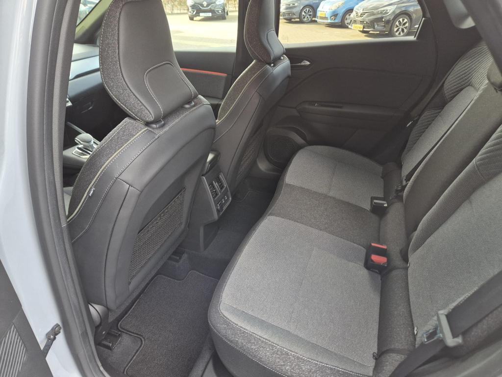 Renault Captur 1.3 mild hybrid 160 edc automaat techno camera, stoel/stuur 