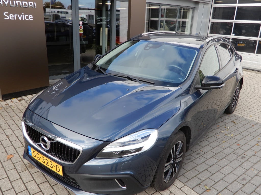 Volvo V40 cross country 1.5 t3 nordic+ | nl auto | lage km stand | dealer o