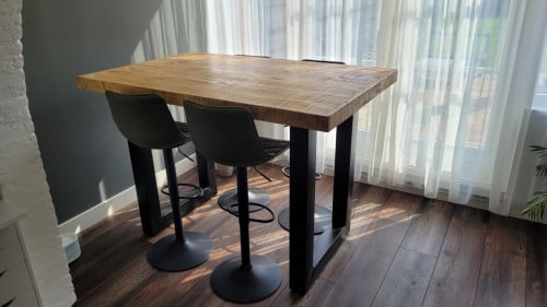 Bar tafel met krukken