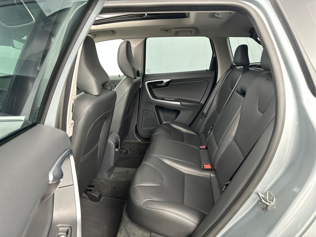 Volvo XC60 t5 gt polar+ | parkeerverwarming op brandstof | schuifdak