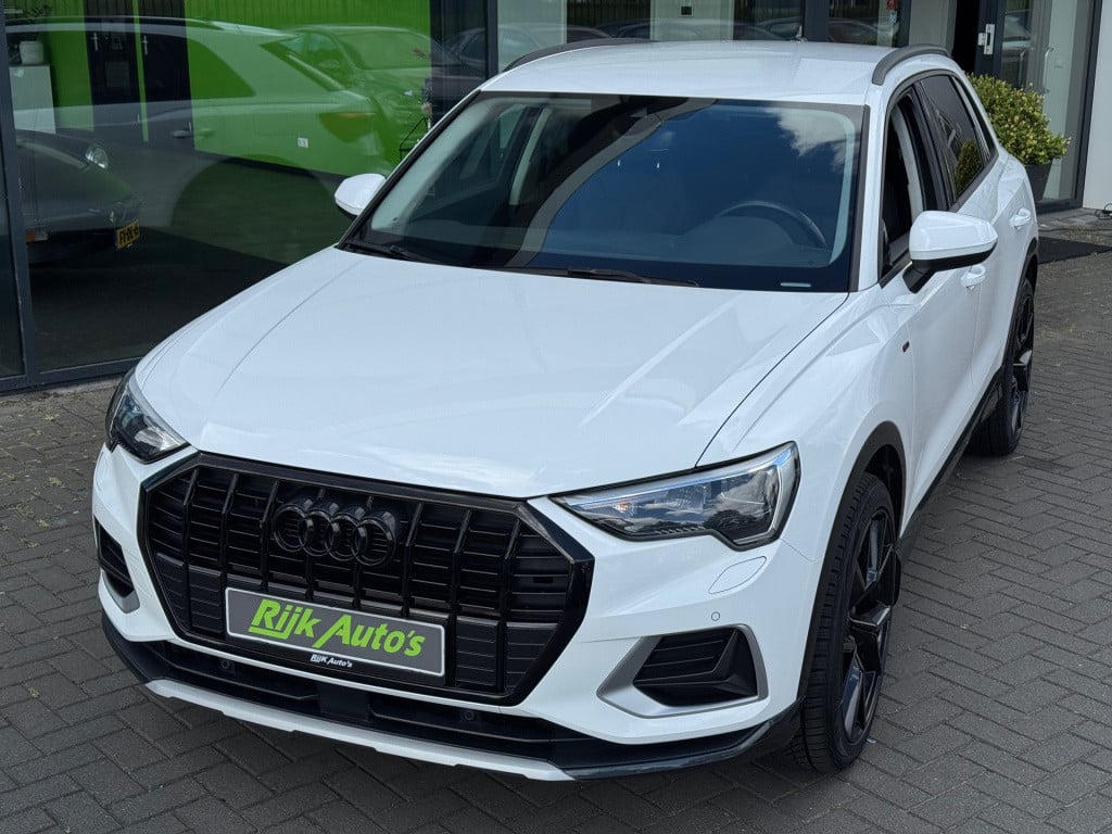 Audi Q3 35 tfsi design luxe * trekhaak * sportstoelen* carplay
