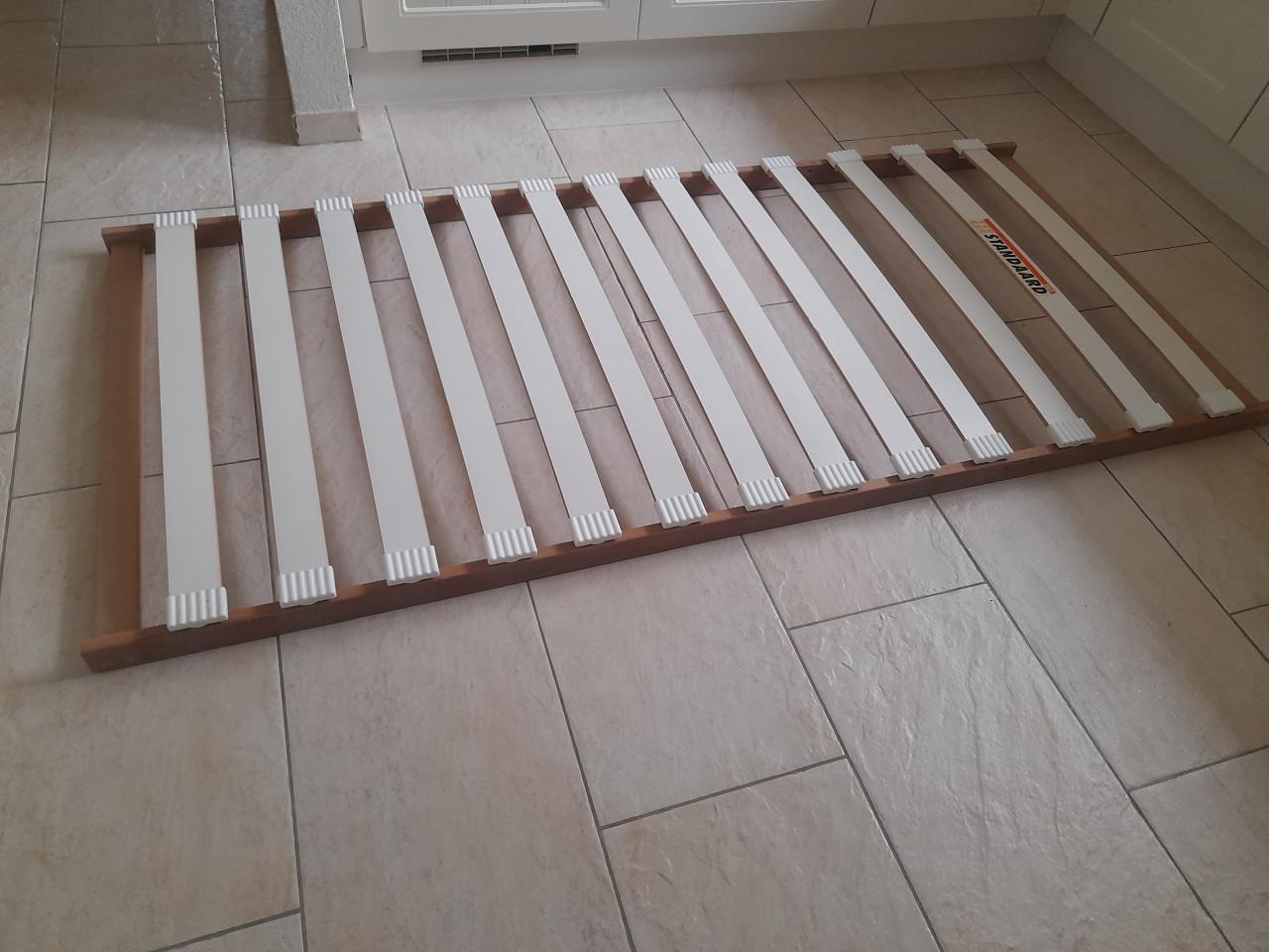 Lattenbodem 90 x 200 ( in goede staat )