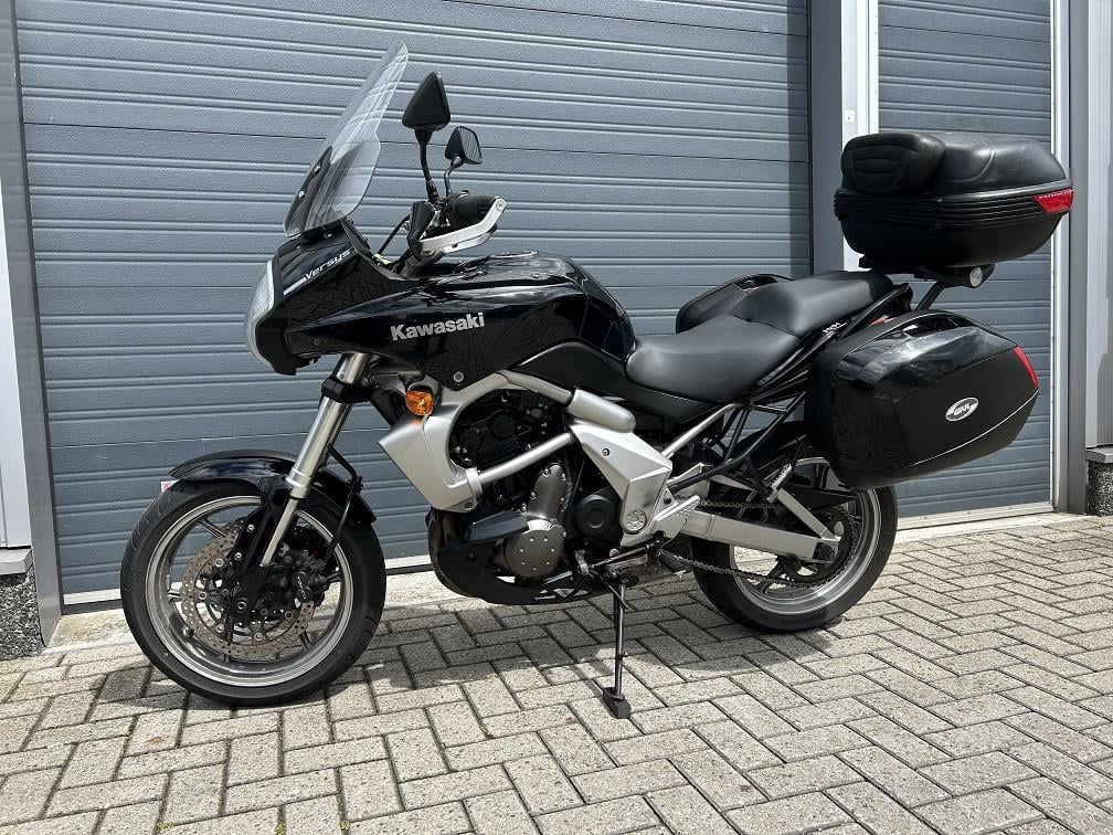 Kawasaki Versys 650 uit 2007, kofferset, handguards, valprotectie etc €2695