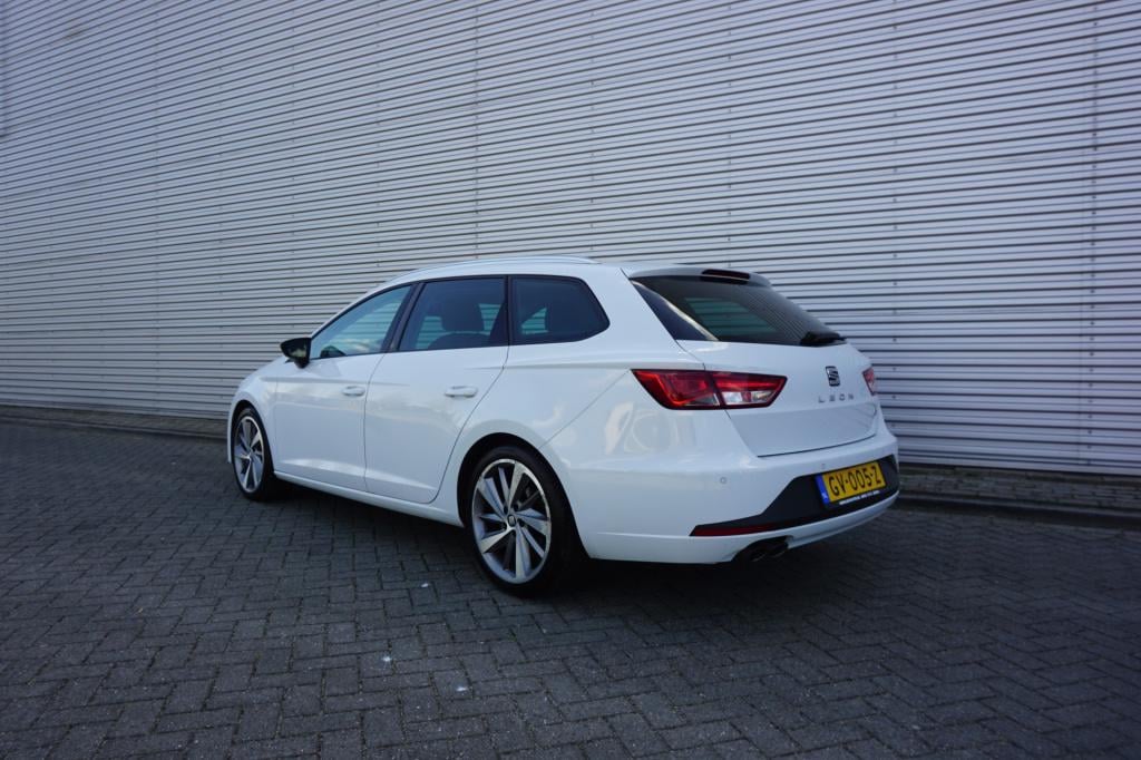 Seat Leon st 1.4 ecotsi fr connect climate / navi / cruise / camera / parke