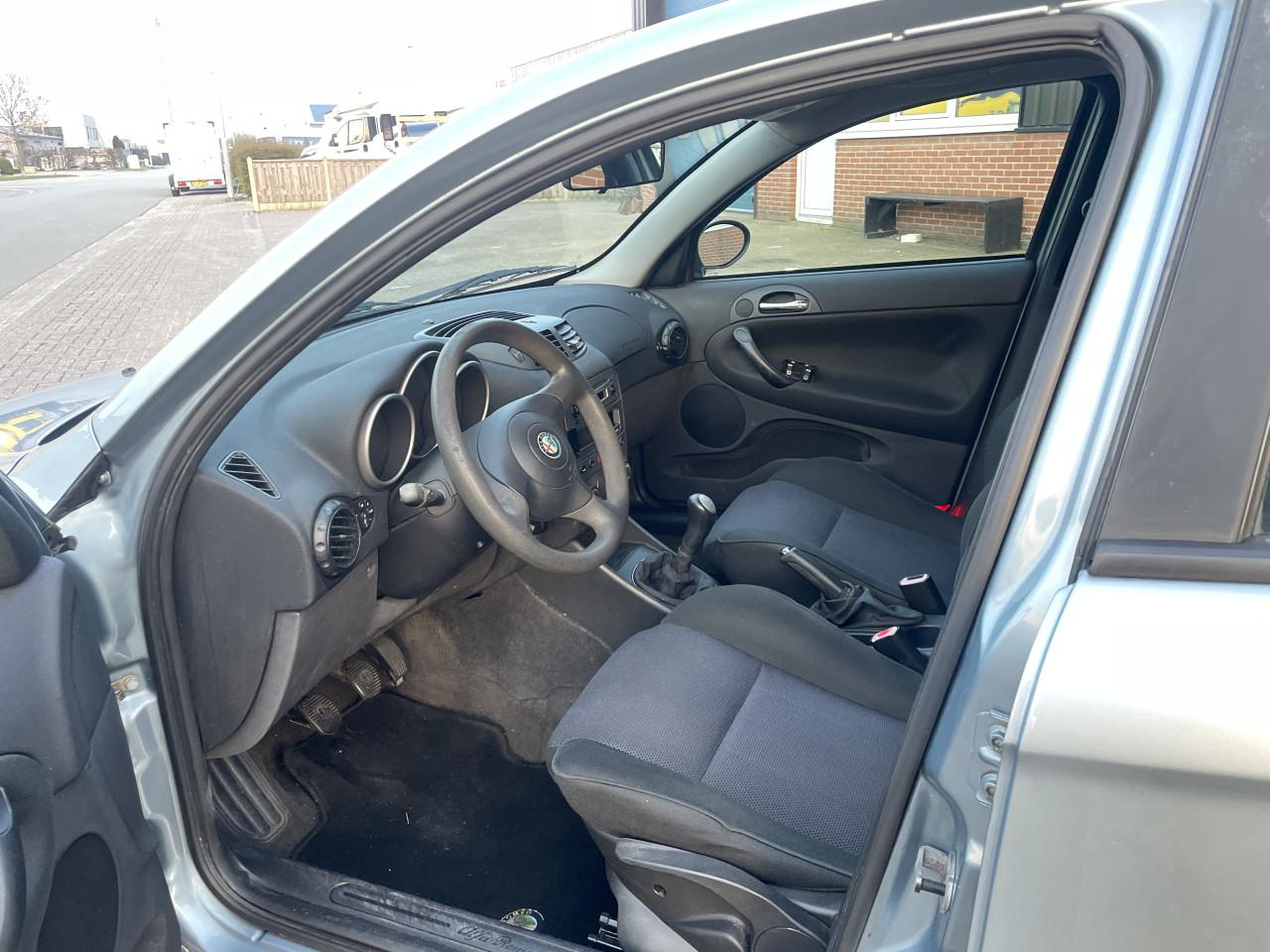 Alfa Romeo 147 1.6 T.Spark Ed. Sportiva//NAP/BOEKJES/APK/