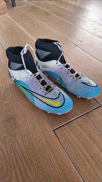 Voetbal schoenen  maat 44