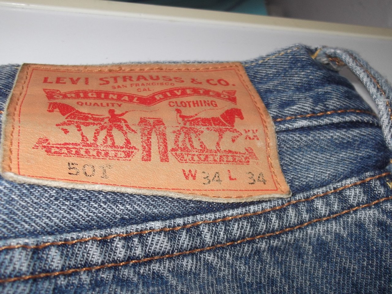 2 Vintage Levi 501 spijkerbroeken