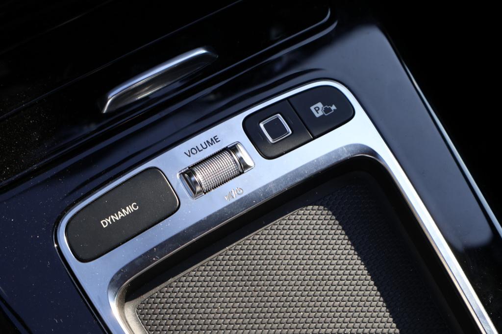 Mercedes-Benz A-Klasse 180 business solution amg i 2025 i panorama dak i mu