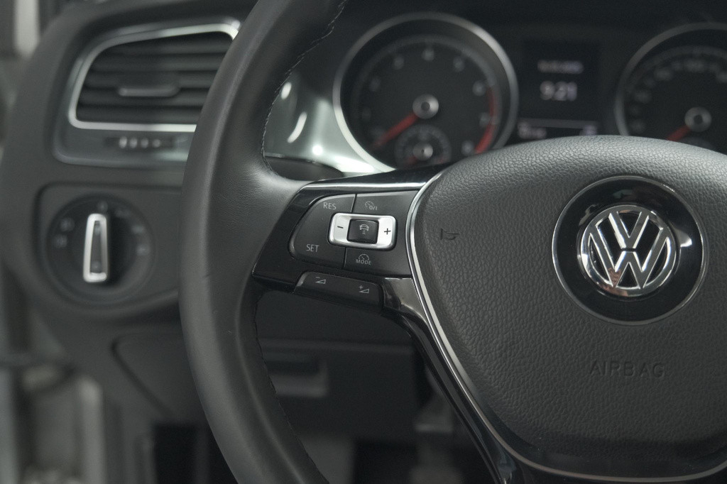Volkswagen Golf 1.0 tsi 110pk highline | adaptieve cruise control | apple c