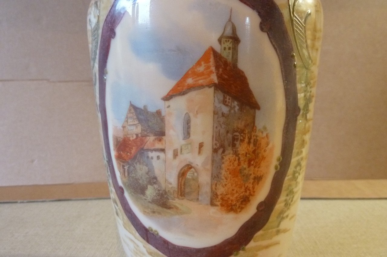 Antieke opaline handbeschilderde vaas