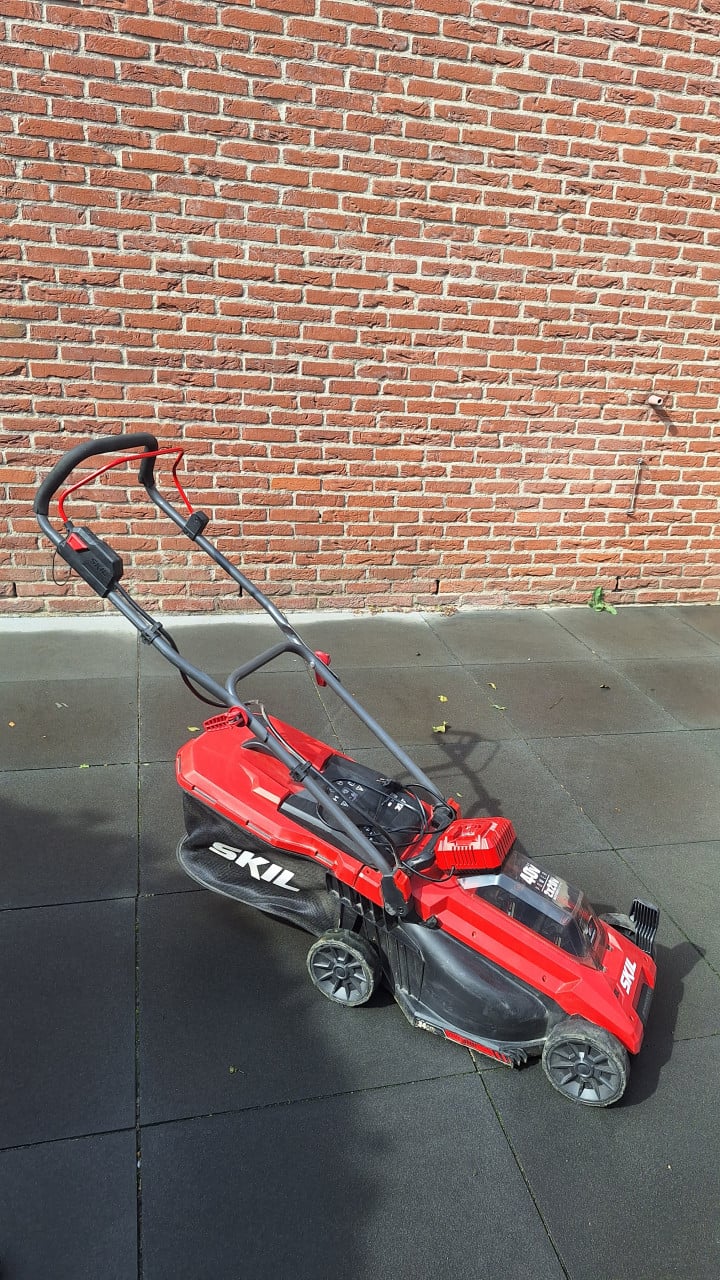Skil Grasmaaier incl accu's en lader