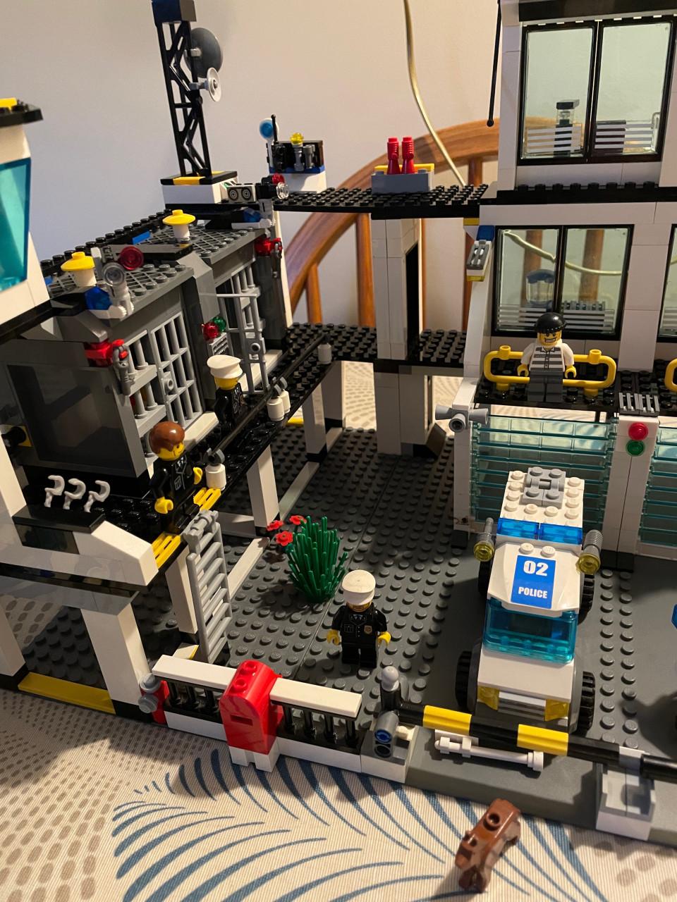 Lego City: Politiebureau 7744