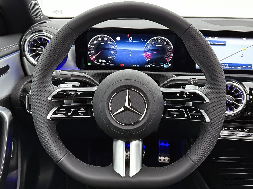 Mercedes-Benz Cla 180 business solution amg | amg line plus pakket | head-u