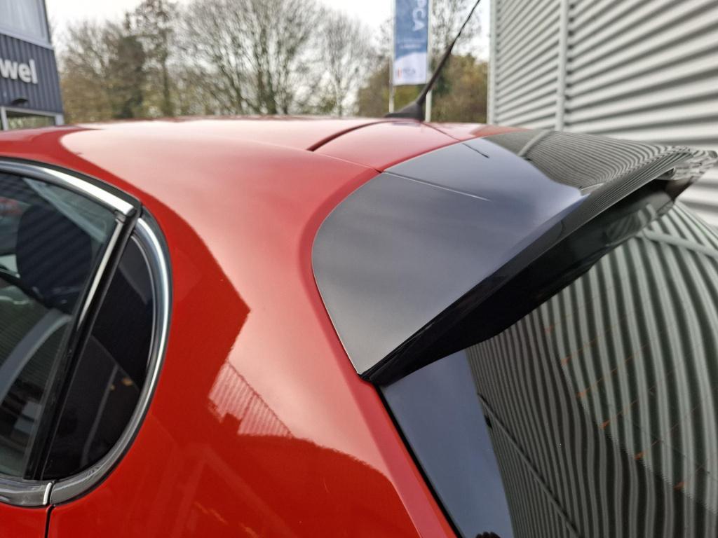 Peugeot 208 110 allure automaat eat6 nav/clima/lmv