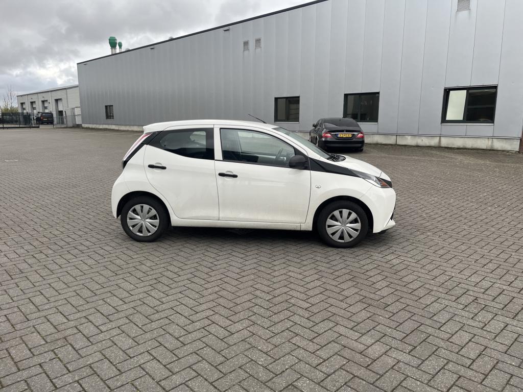 Toyota Aygo 1.0 vvt-i x-now 5 drs 54 dkm airco nl auto