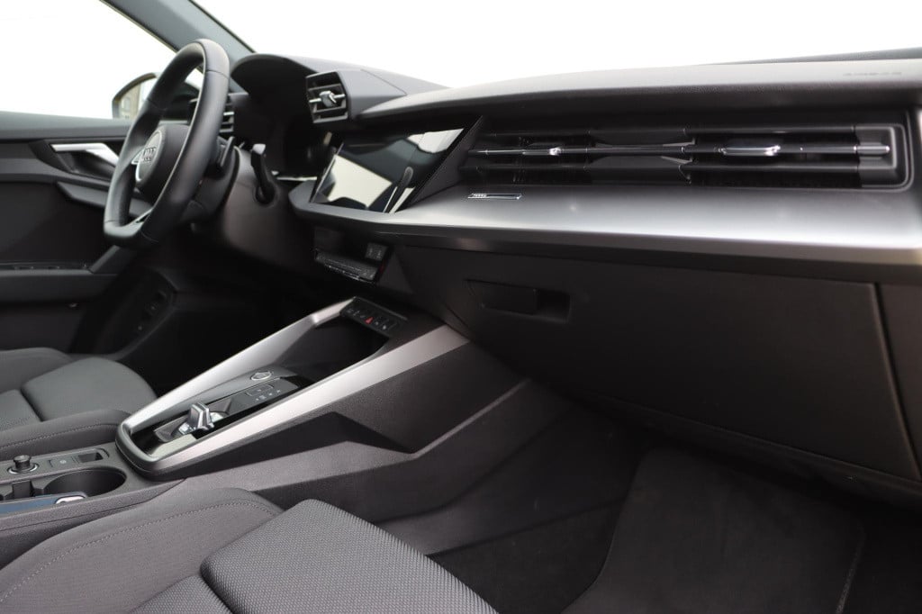Audi A3 sportback 40 tfsi e s edition 204pk s-tronic