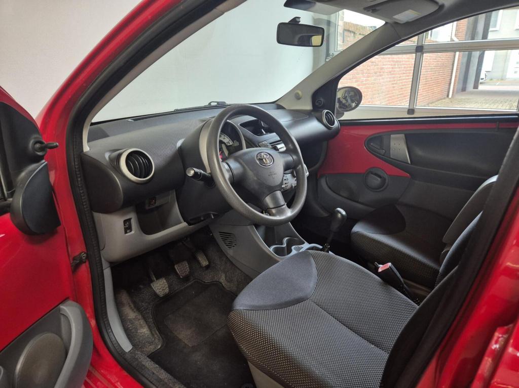 Toyota Aygo 1.0 / 5-deurs / airco / origineel nl