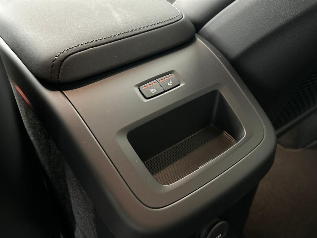 Volvo XC60 plus black edition recharge 360 camera