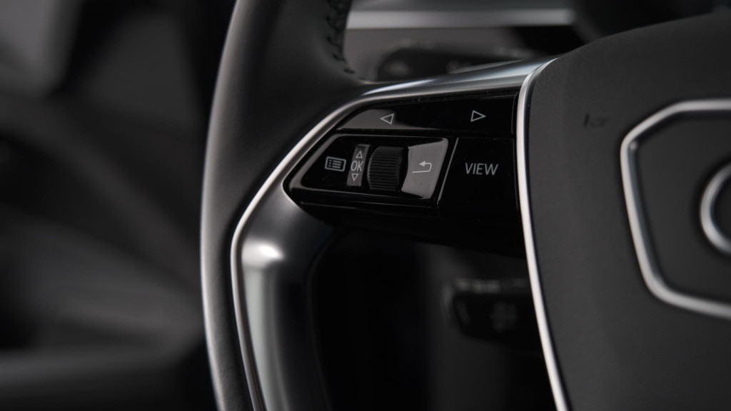 Audi E-tron sportback 55 quattro s edition 95 kwh 408 pk| head-up display |