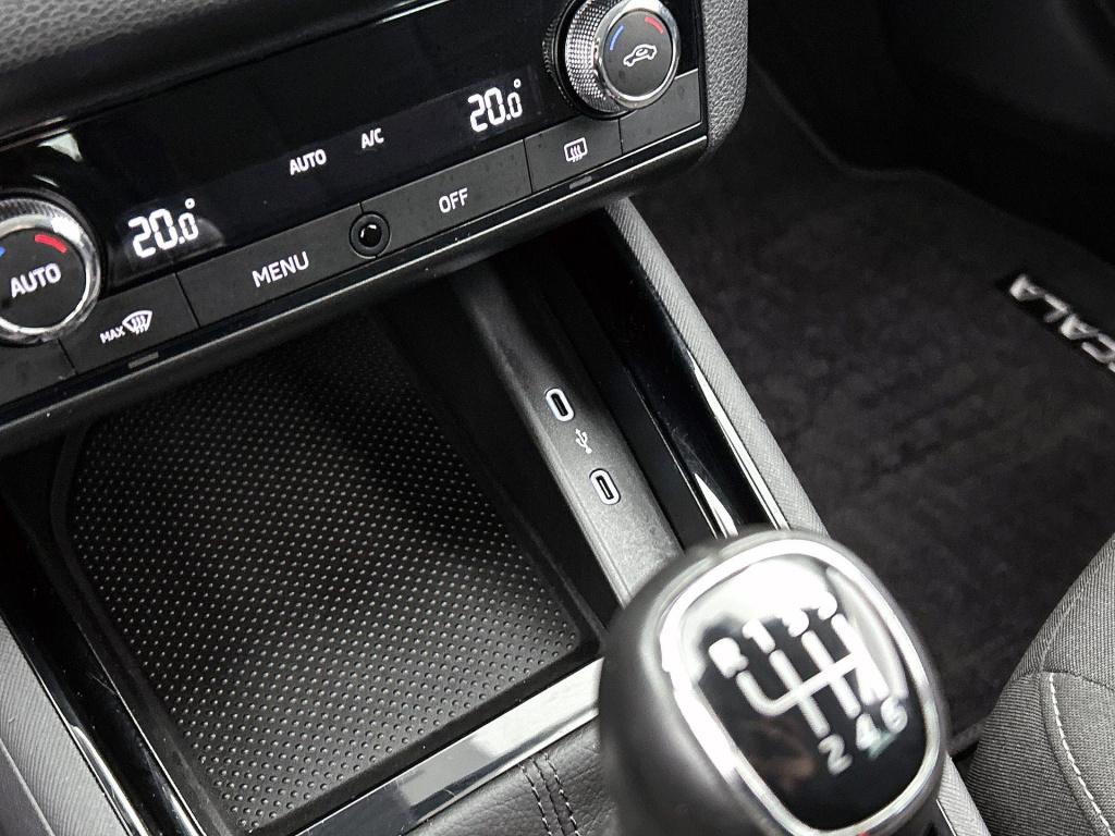 Skoda Scala 1.0 tsi ambition | climate control | navigatie | parkeersensore