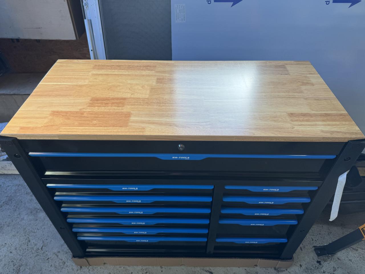 Gereedschaps karren gevuld  4 soorten