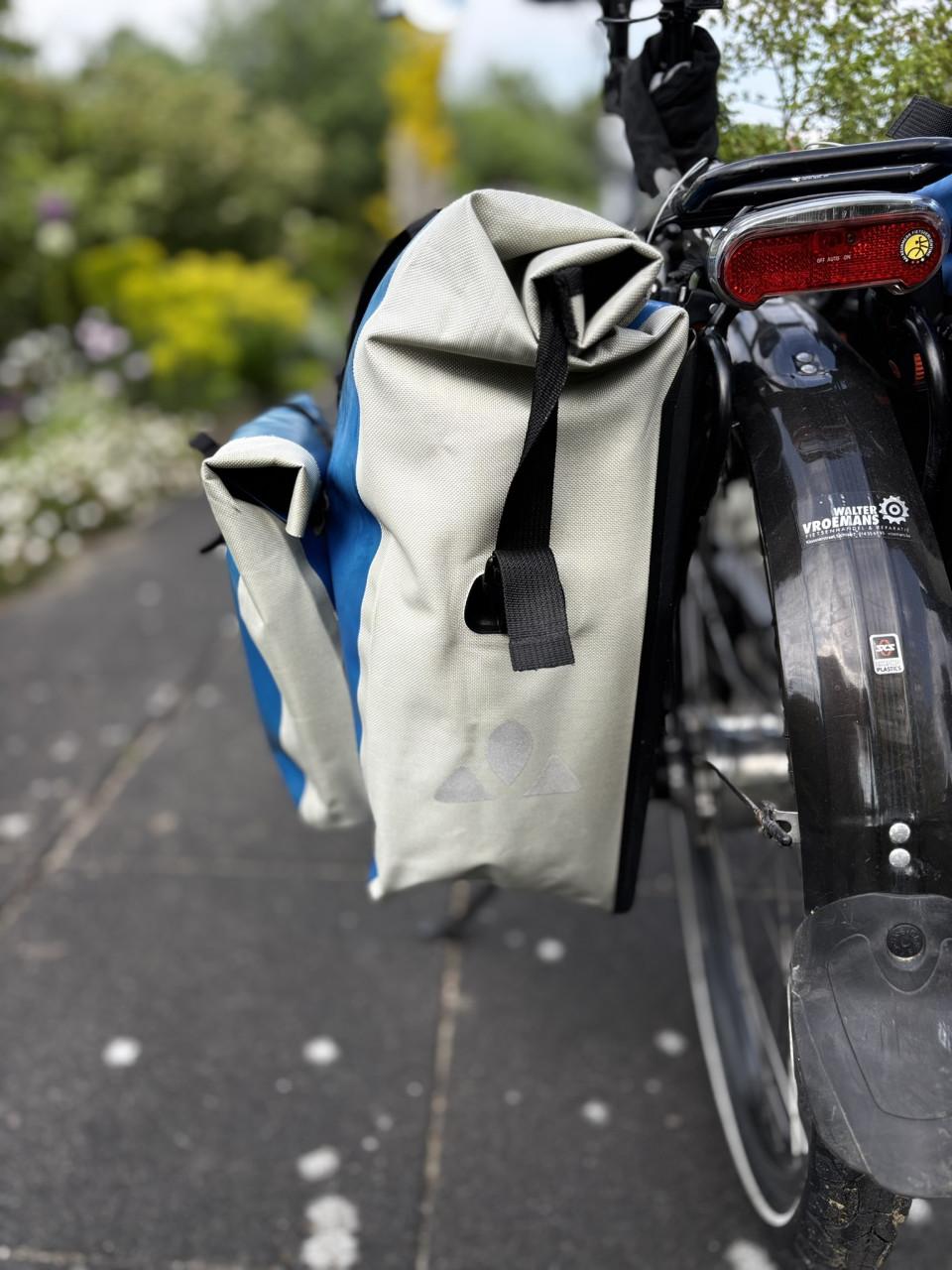 VAUDE AQUA Plus Back single (25,5L) grijs-blauw.